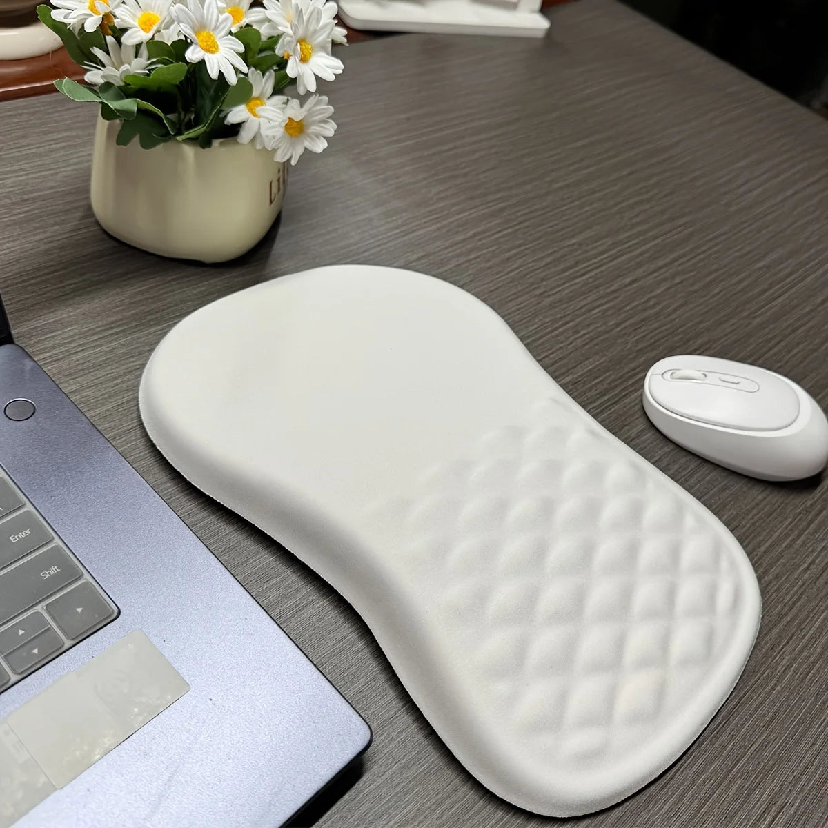 [Ergonomic Mouse Pad] Ergonomic Large Mouse Pad with Wrist Support | Anti-Slip Rubber Base, Durable Edges,Quilted Texture